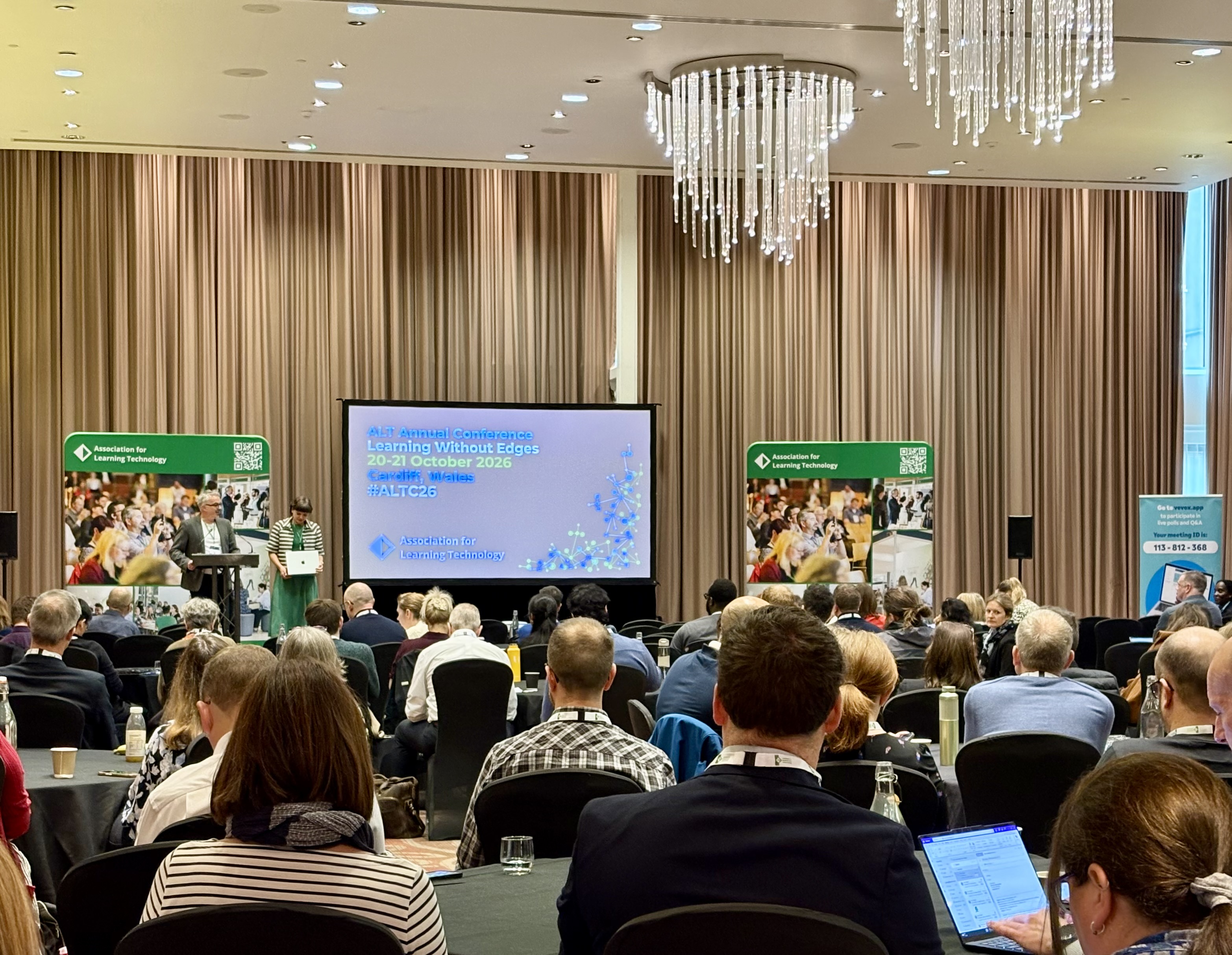 Shoe tweets, radio, running… #altc26